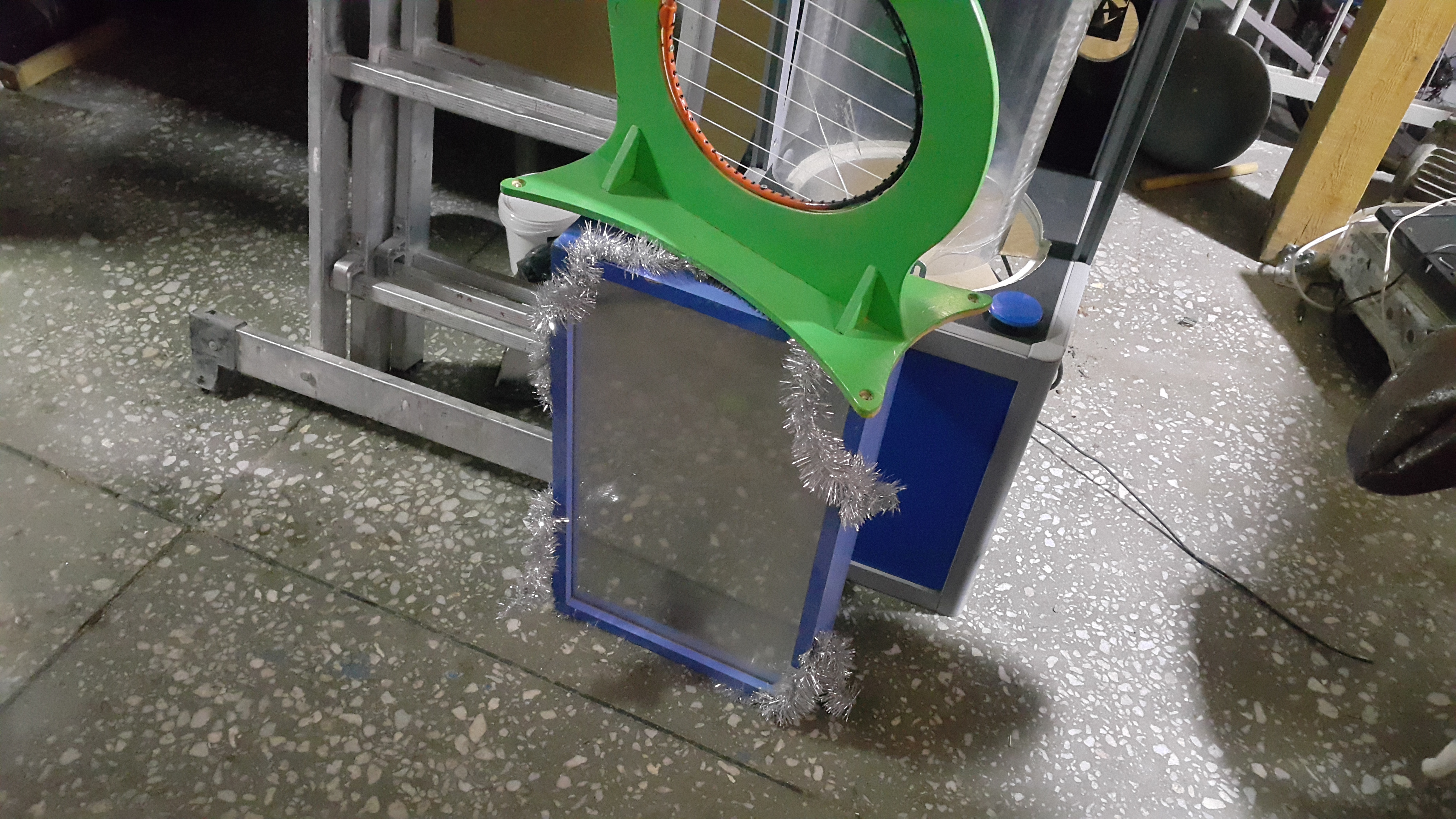 Зеркальный коридор 